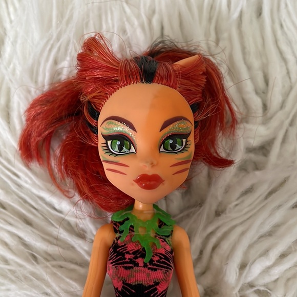 Toralei Stripe lion fish Scarrier Reef Monster High Doll - Picture 3 of 6